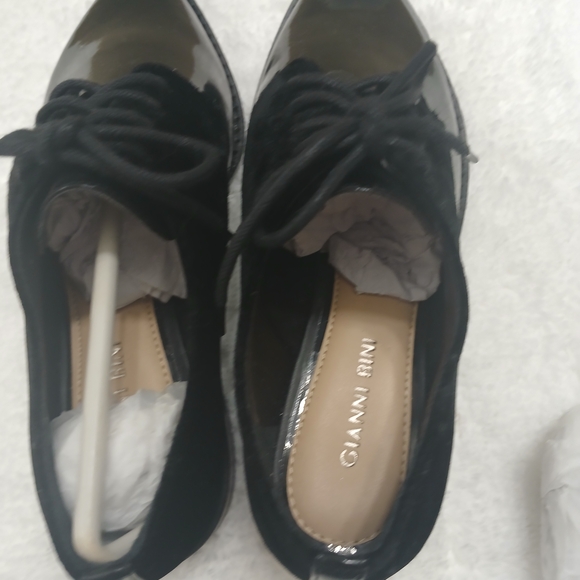 Gianni Bini Black Kids Dress Shoes - Picture 4 of 5